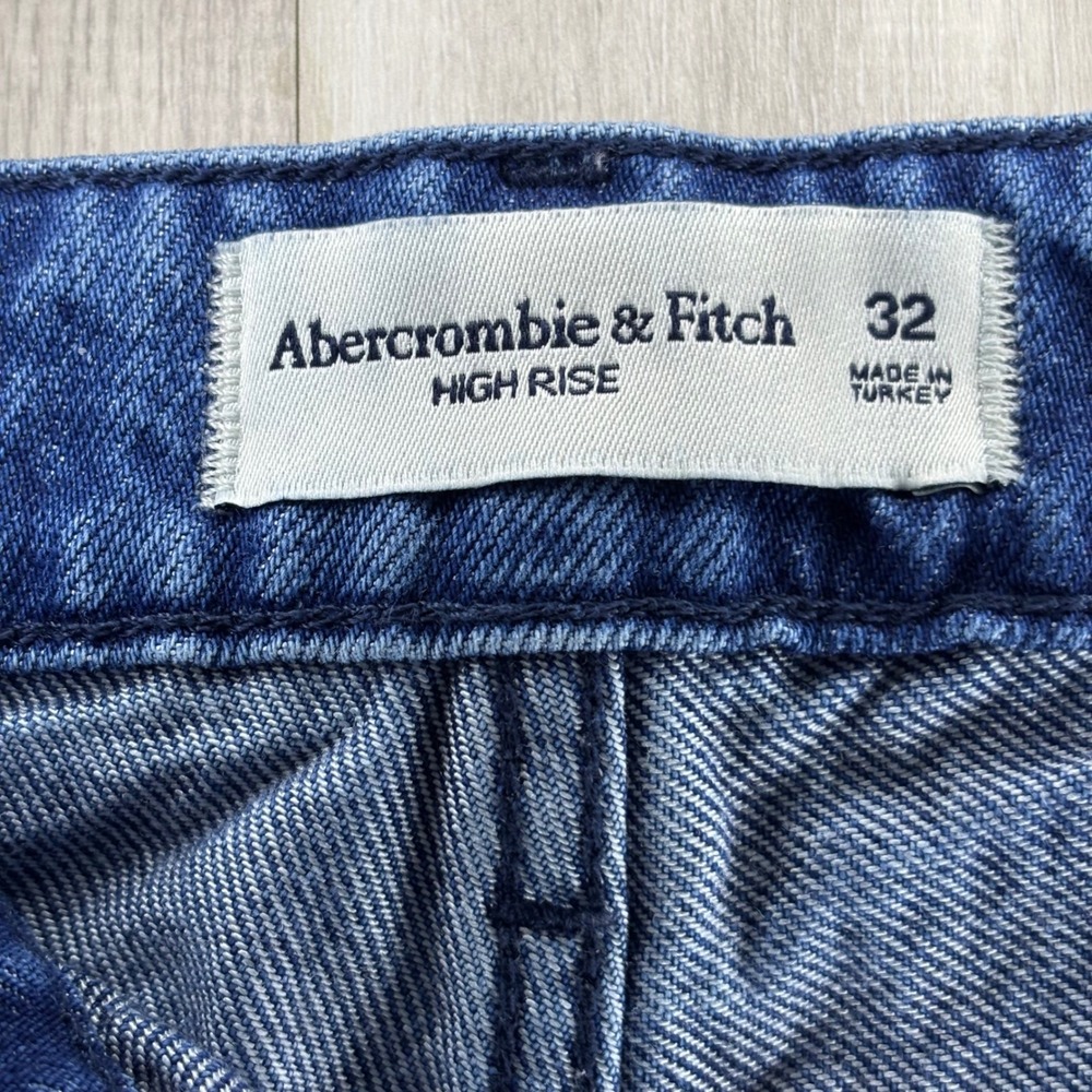 Abercrombie & Fitch High Rise Wide Leg Belted Pleated Jeans Dark Wash Denim 32 - Picture 3 of 9